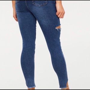 Pretty Little Things Ripped Skinny Jeans